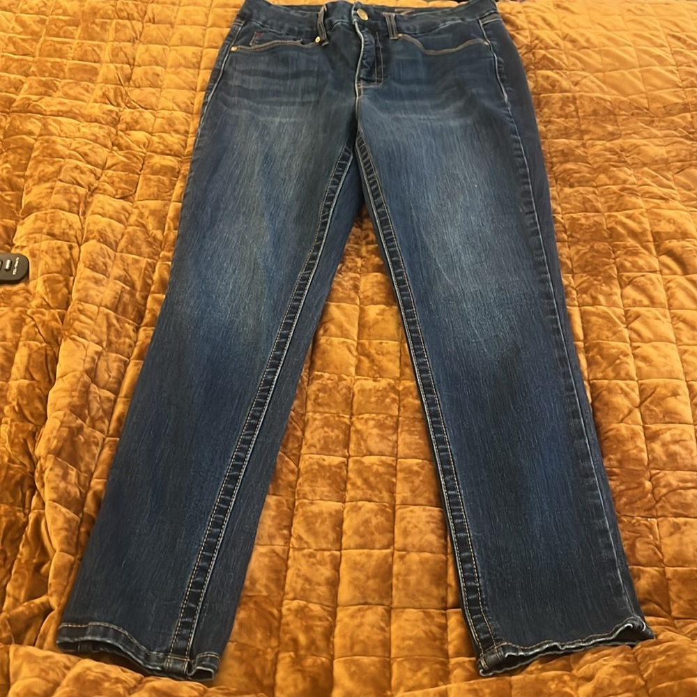 ✨3/$20 Seven7 Blue Straight Leg Jeans with Contrast Stitching - Picture 4 of 4